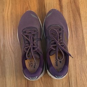 🏃🏼‍♀️👟Brooks Adrenaline Women’s Running Shoes